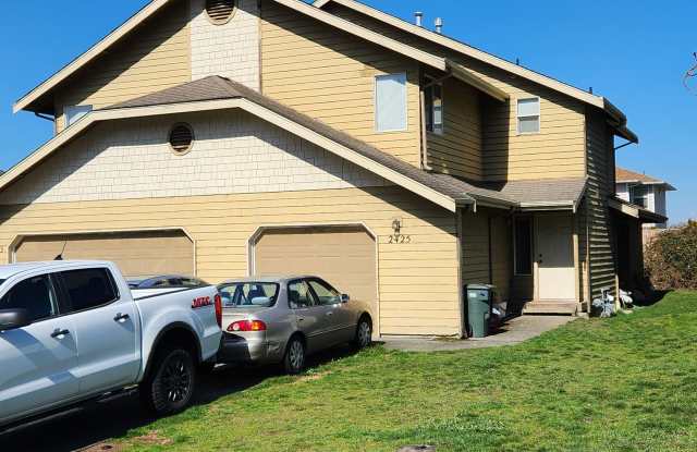 3 Bedroom 2.5 Bath House w/ Garage near Lake Whatcom Gallery 1