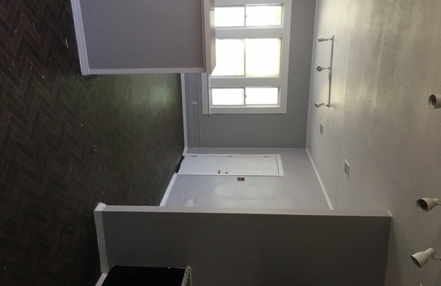 1107 CRYSTAL Gallery 4