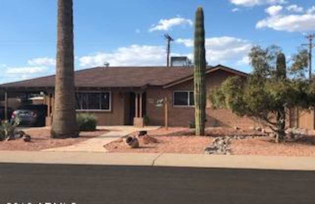 8030 E AVALON Drive - 8030 East Avalon Drive, Scottsdale, AZ 85251
