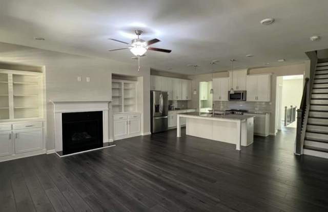 4260 Essex Pond Way Gallery 4