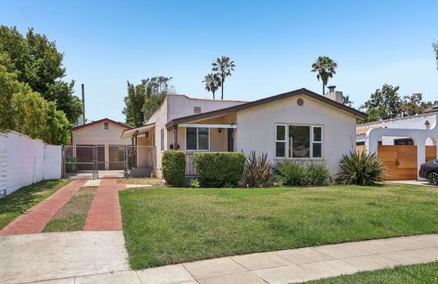 3Bd/2ba Home w/parking in Santa Monica photos photos