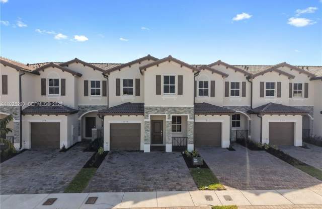 2747 SE 25th Ave photos photos