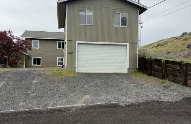 Above garage 1 bedroom apartment photos photos