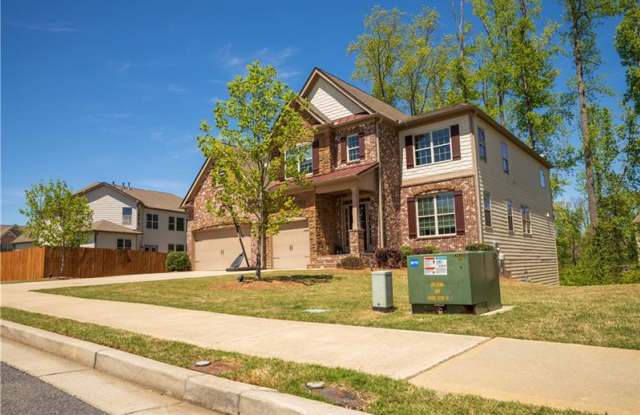 5620 Chestnut Drive Gallery 2