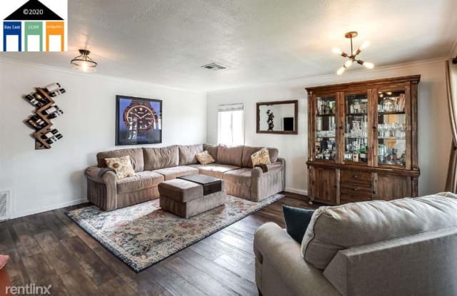 1055 Locust Street - 1055 Locust Street, Livermore, CA 94551