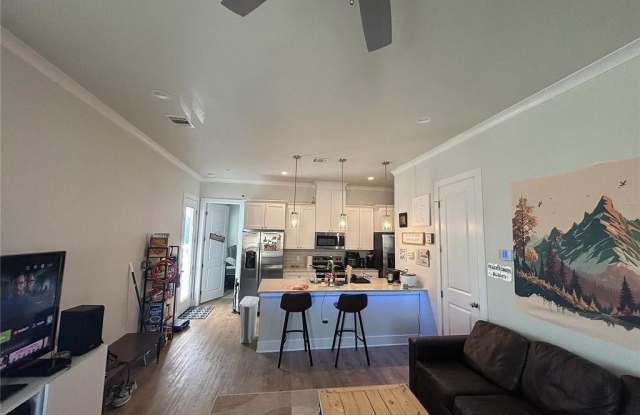 820 Avenue A Gallery 3