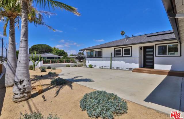 12831 Red Hill Avenue Gallery 4
