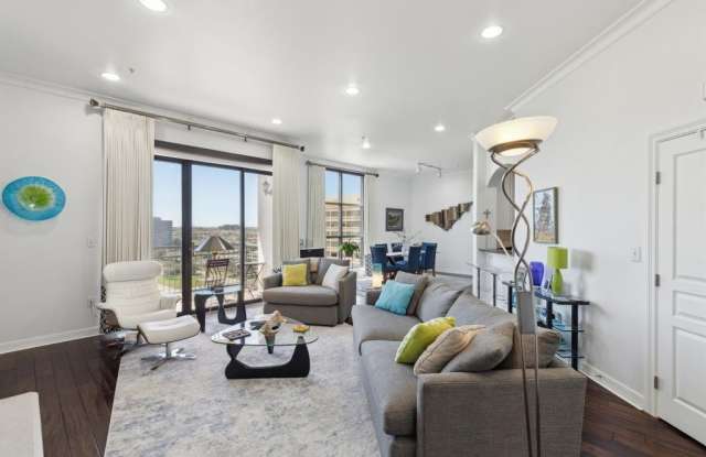 330 E Las Colinas Boulevard - 330 East Las Colinas Boulevard, Irving, TX 75039