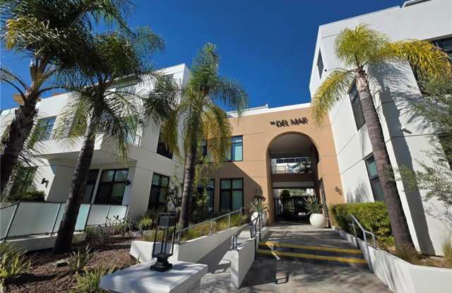 399 East Del Mar Boulevard Gallery 1