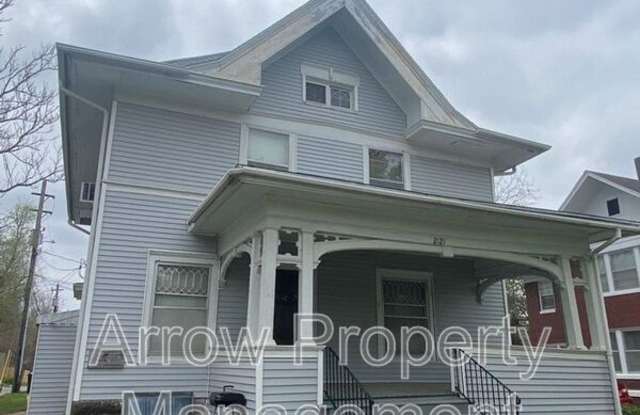 2121 Washington Street - 2121 Washington Street, Lincoln, NE 68502