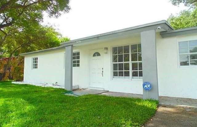 5806 Hope Street Gallery 1