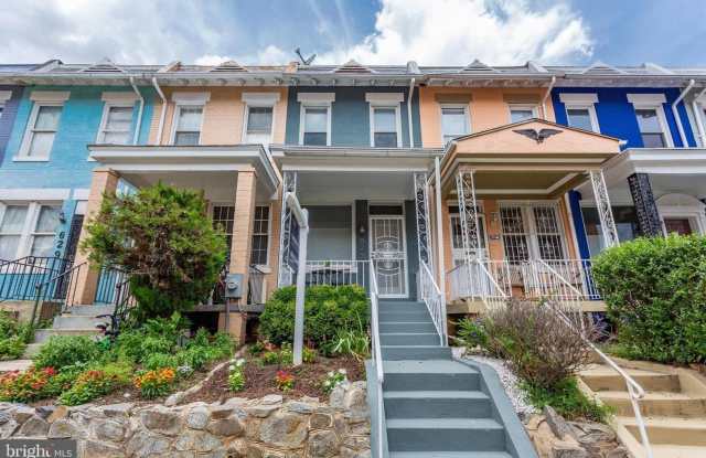 Gorgeous Rowhome Walking Distance to Columbia Heights, Petworth  Shaw! photos photos