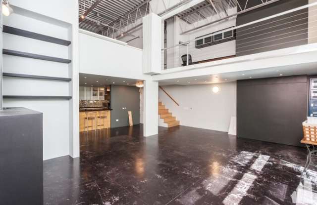 4715 North Damen Avenue Gallery 3