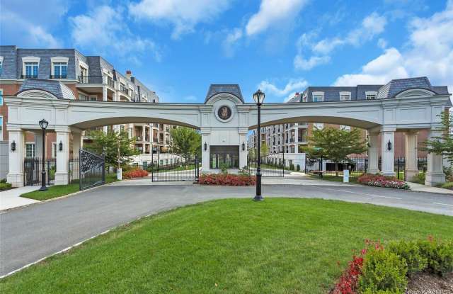 3000 Royal Court photos photos