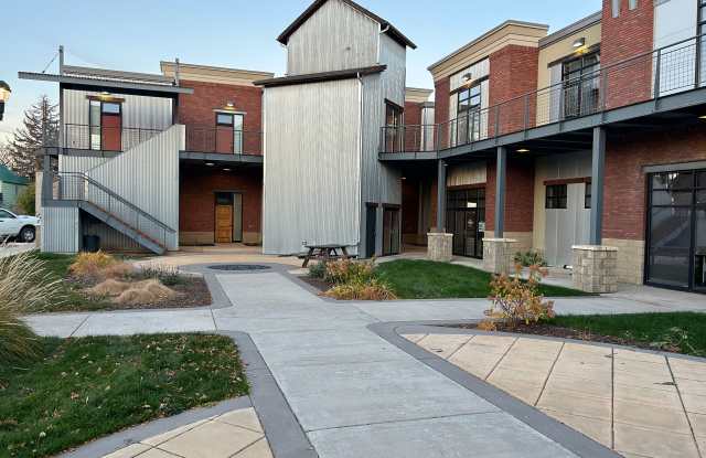 Furnished! Downtown Studio in Manhattan with lift - 115 East Gallatin Avenue, Manhattan, MT 59741