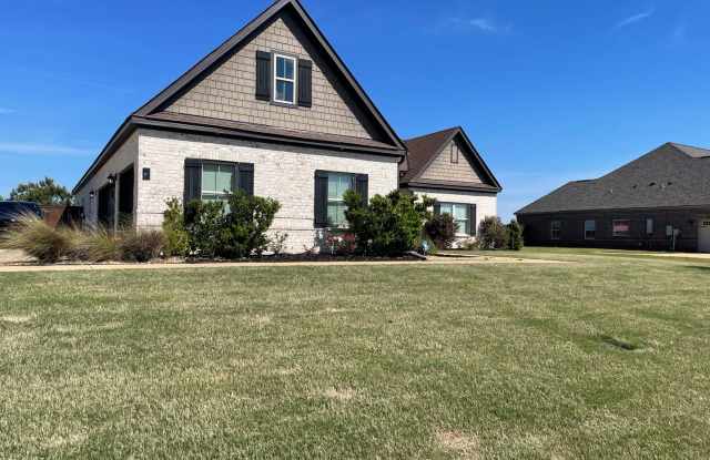 Stunning 4-Bedroom Home in Coventry with Designer Finishes & a Pool! photos photos