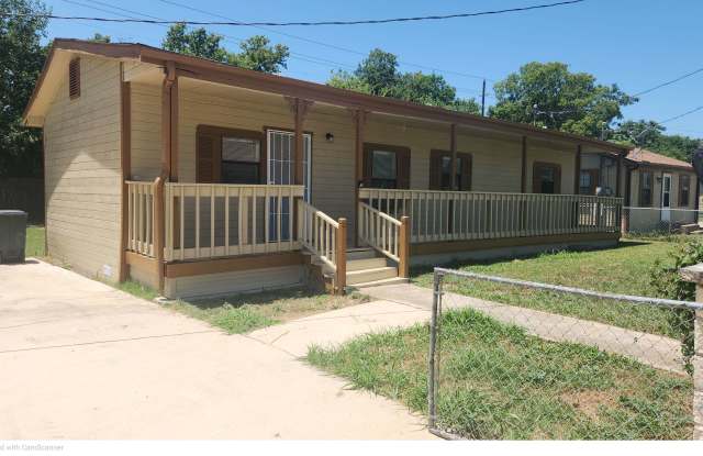 1104 E Avenue E photos photos