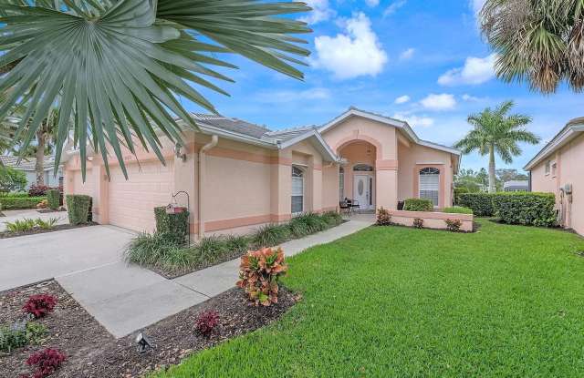 ** Highland Woods ~ Villa on The Golf Course ~ 2 Bed/2bath with Garage ** photos photos