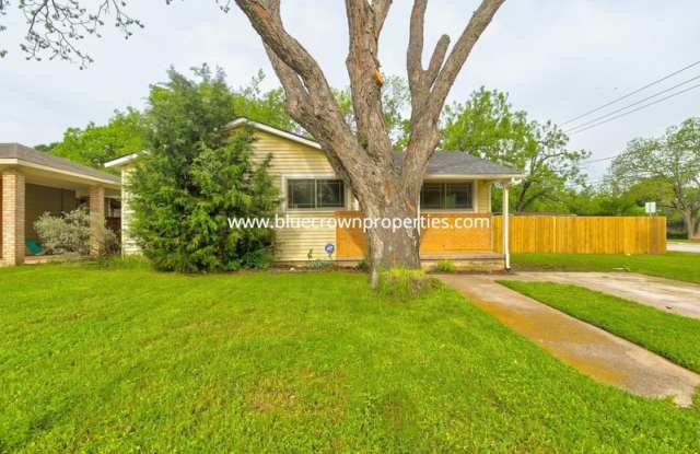 1300 Bennett Dr - 1300 Bennett Drive, Arlington, TX 76013