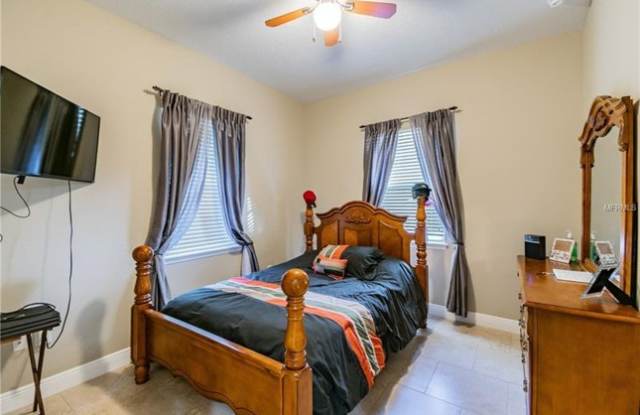 812 West Country Club Drive Gallery 2