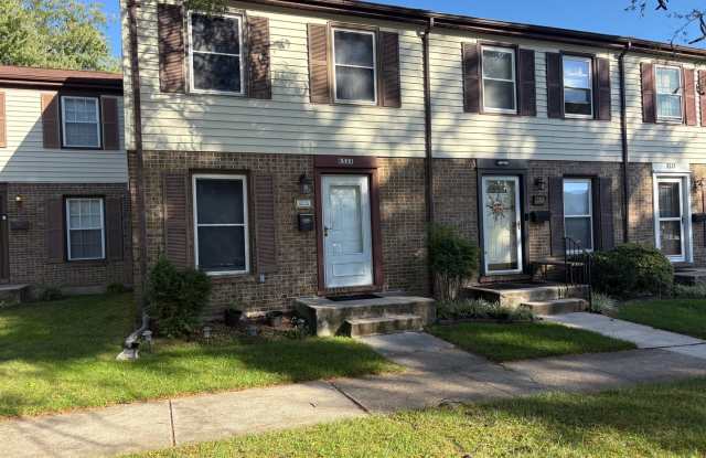 Charming 3BD/1.5BA Townhome w/ Reserved Parking in Nottingham, MD! Gallery 1