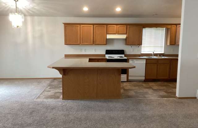 Fall Special!!!  Super spacious Airway 4Bedroom House! Gallery 3