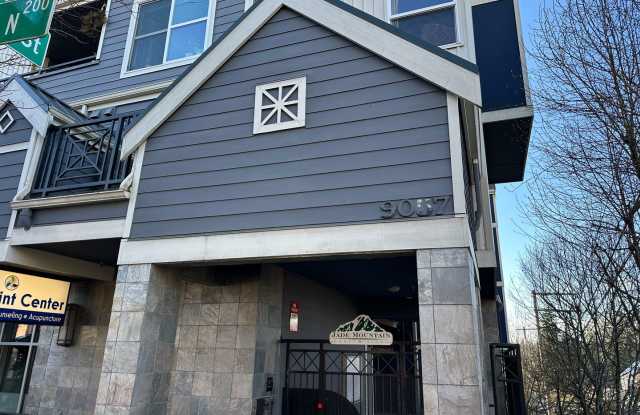 Wonderful Greenwood 2 Bed/2Bath photos photos