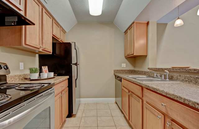 Las Colinas Gallery 3