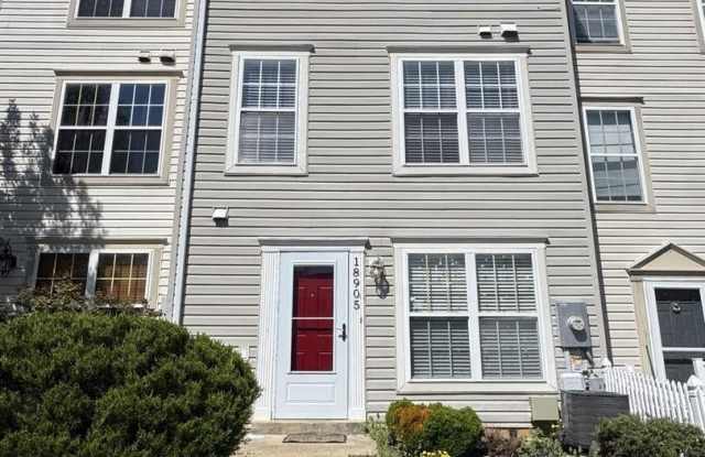18905 LARK SONG TER photos photos