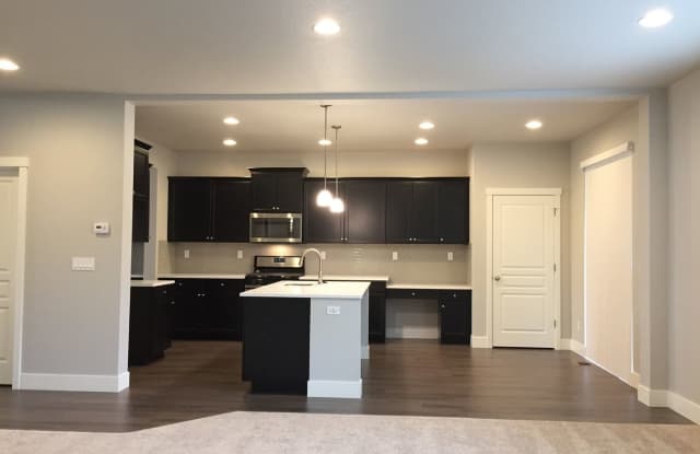 Beautiful 4 Bedroom | 3.5 Bathroom | Single Family Home | Located in Pohlman Woods Community Gallery 3