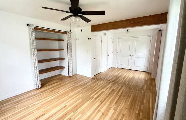 6314 N Keystone Avenue Gallery 4