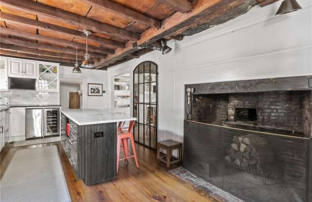 35 Second Street Gallery 4