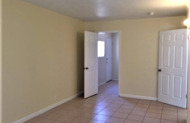 6137 West Rose Lane Gallery 4