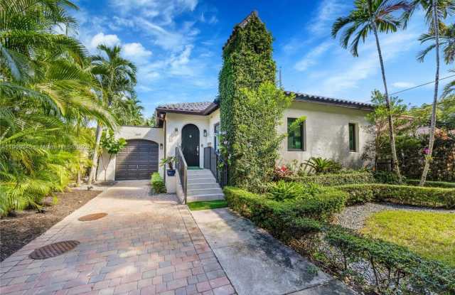 1009 Genoa St photos photos