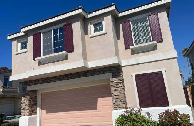 Great 4BR 2BTH Beautiful two Story Home photos photos
