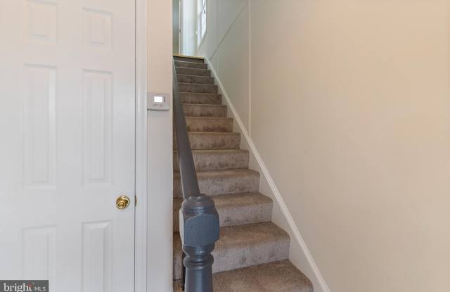 1506 MOUNT VERNON Avenue Gallery 4