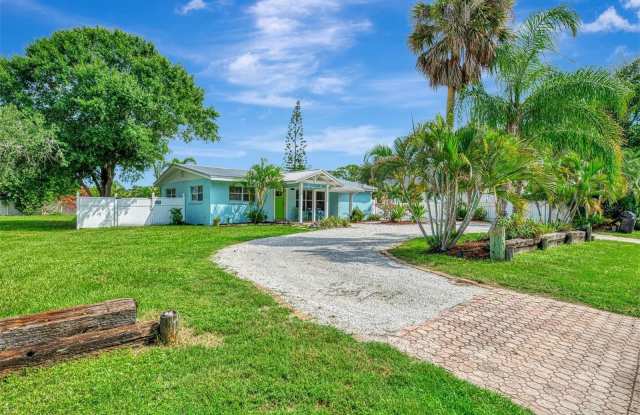 1731 REDWOOD Street photos photos