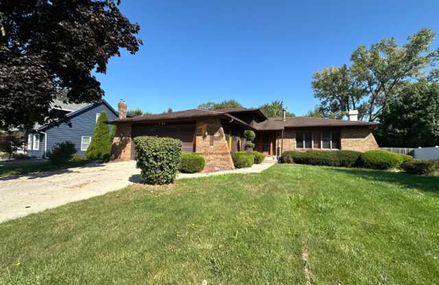 334 Little John Dr photos photos