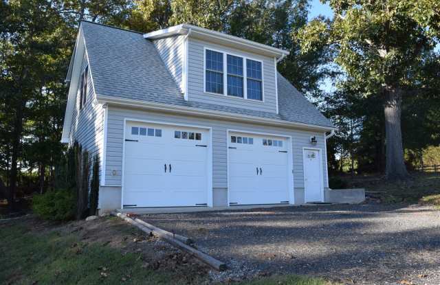 Lake Front 1 Bedroom Apartment - Large Garage & Boat Parking photos photos