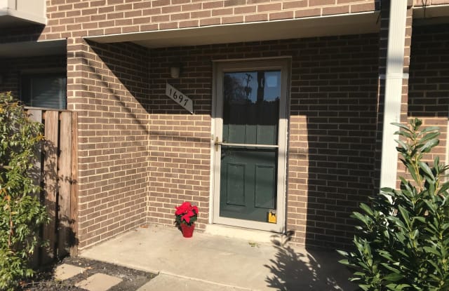 1697 KENWOOD AVENUE - 1697 Kenwood Avenue, Alexandria, VA 22302