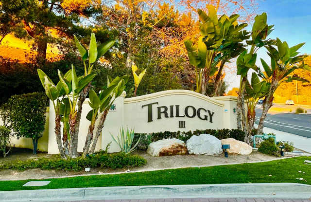 For Rent 3BR/2.5 BA Charming 2 Level Detached Home In Carmel Valley, Gated Community 2 Car Garage Gallery 3