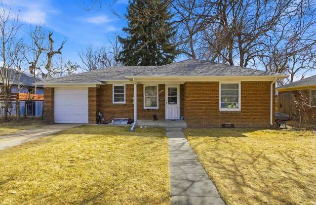 Cozy 2 Bed, 1 Bath House in Central Fort Collins! Avail. June 10th! photos photos