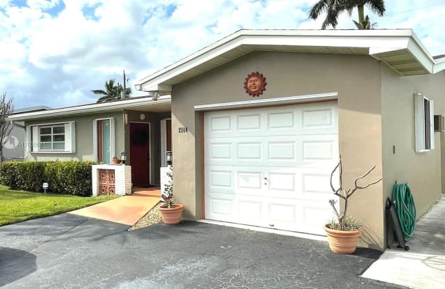 2114 N 14th Ave - 2114 N 14th Ave, Hollywood, FL 33020