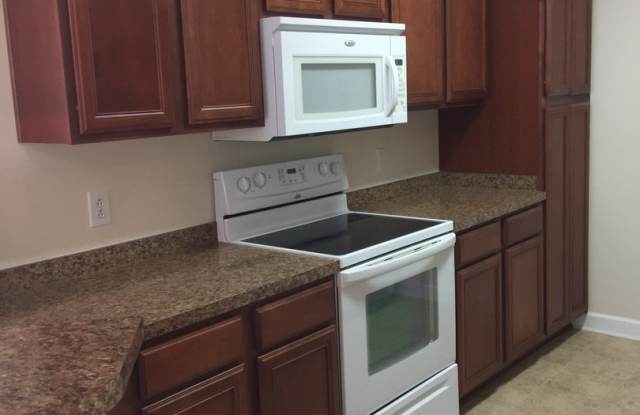 Large 3 Bedroom 1st Floor Condo in Ashley Park photos photos