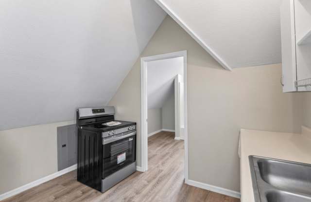 803 E College St. photos photos