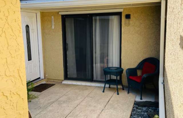 Furnished Short-Term Rental in Palm Bay, FL – 3BR/2BA Townhouse Near Beaches, Shopping  I-95 photos photos