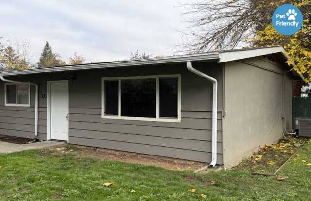 723 SW Bridge St - 723 Southwest Bridge Street, Grants Pass, OR 97526