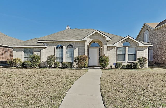 1034 Suffolk Ln - 1034 Suffolk Lane, Cedar Hill, TX 75104