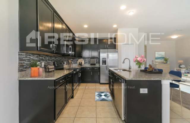 4170 Pacente Loop Gallery 3