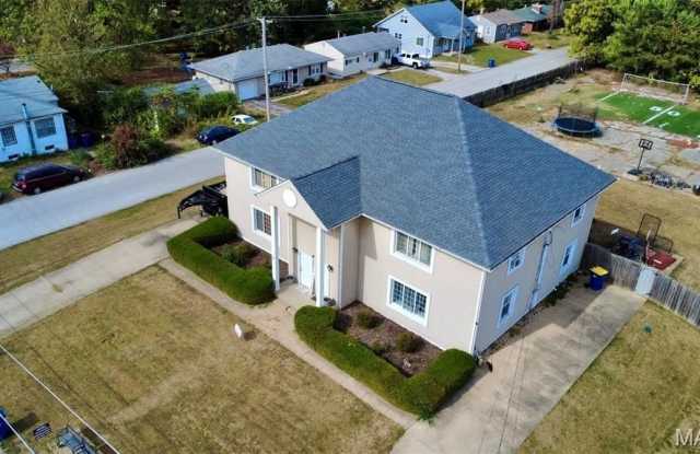 202 W Delmar Avenue photos photos